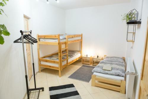 Hostal Ubytovanie Adina Polt�r