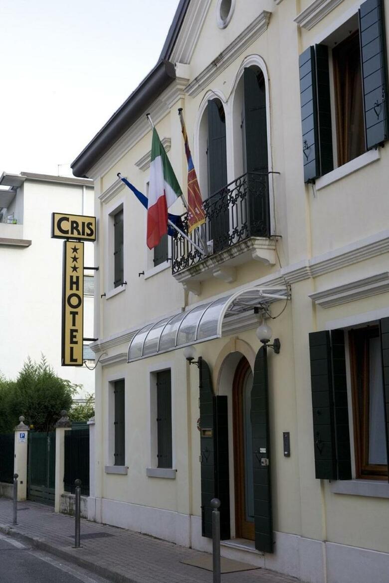 Hotel Cris