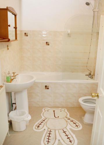 Hostal Da Vinci Guest House - Bed And Breakfast (gatwick)