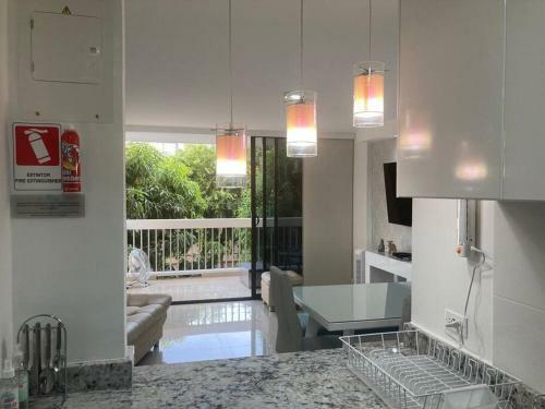Hermoso Apartamento A UNA Cuadra De La Playa!
