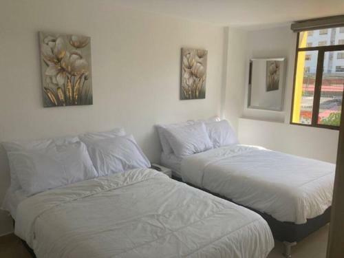 Hermoso Apartamento A UNA Cuadra De La Playa!