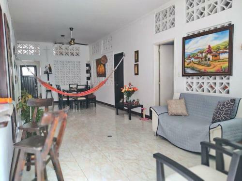 Agradable Casa Con Piscina Est, Tres Habitaciones
