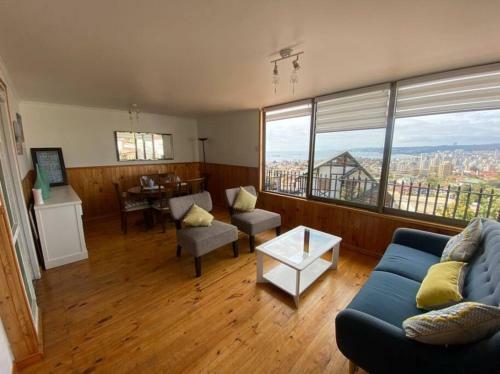 Agradable Casa En Vi�a Con Terraza Y Gran Quincho