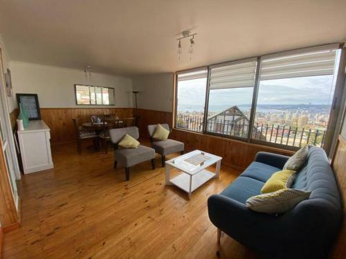 Agradable Casa En Vi�a Con Terraza Y Gran Quincho