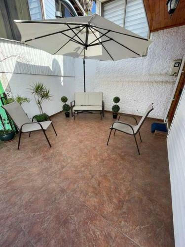 Agradable Casa En Vi�a Con Terraza Y Gran Quincho