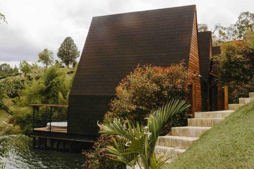 Glamping Con Jacuzzi Para Grupos En El Pe�ol Antioquia