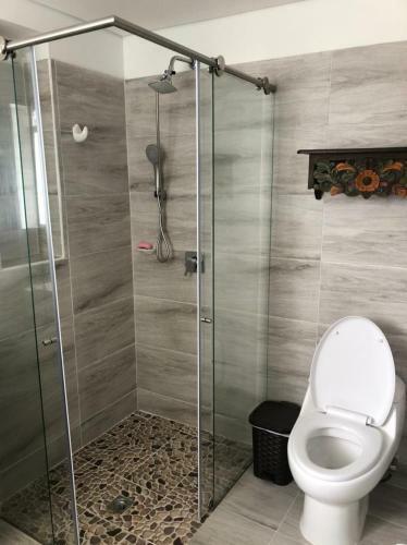 Moderno Apartamento En Guatap� Con Jacuzzi Y Parqueadero