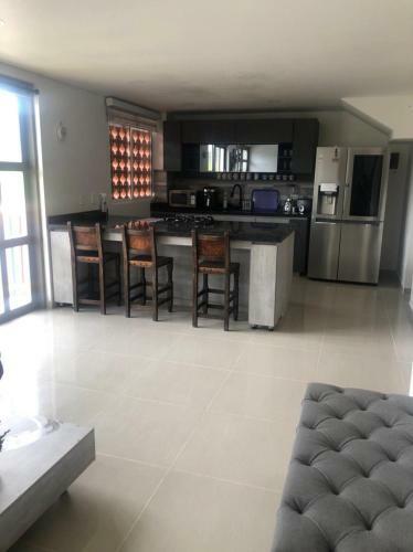 Moderno Apartamento En Guatap� Con Jacuzzi Y Parqueadero