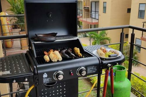 Apartamento Apto Wifi+ Aire AC +piscinas +jacuzzi +tobogan+bbq