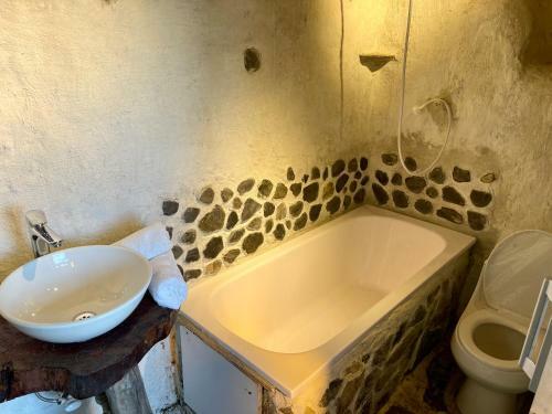 Aldea Tacuara, Un Hotel En Las Monta�as