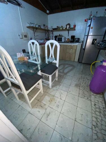 Hostal 420 Bousni Hostel