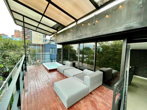 Casa Catalina Luxury 9bdr Villa In Lleras Park