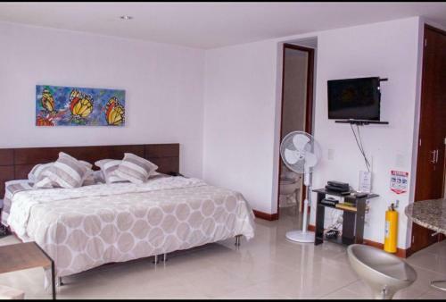 Apartment Blux Cerca Lleras, Piscina, Parqueadero