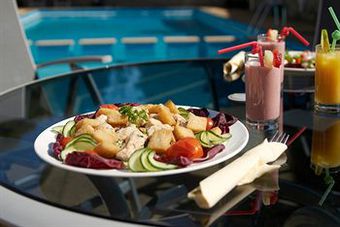 Melville Hall Hotel And Utopia Spa