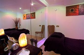 Melville Hall Hotel And Utopia Spa
