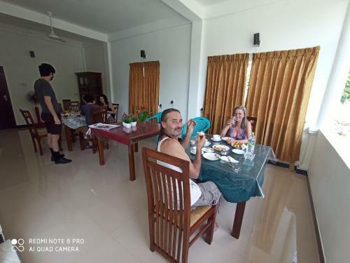 Hostal Geethani Tourists Home