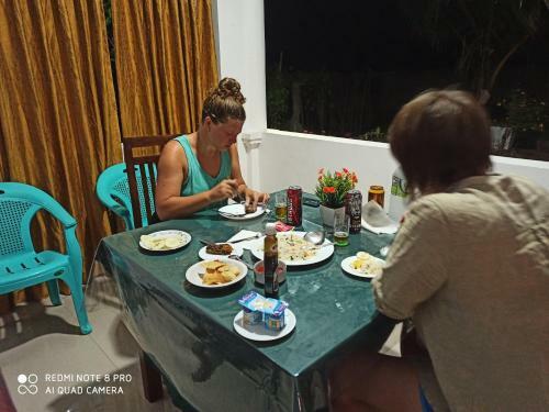 Hostal Geethani Tourists Home