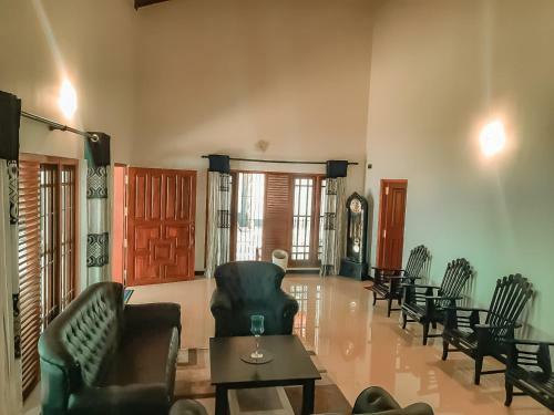 Hotel White House Ratnapura