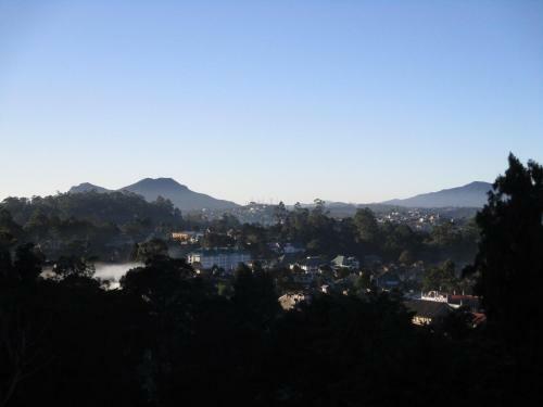Hostal Redwood Homestay