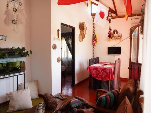 Hostal Redwood Homestay