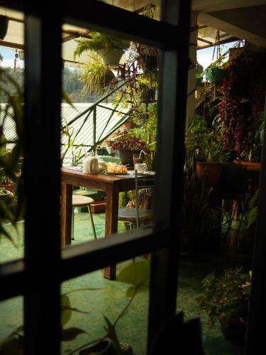 Hostal Redwood Homestay
