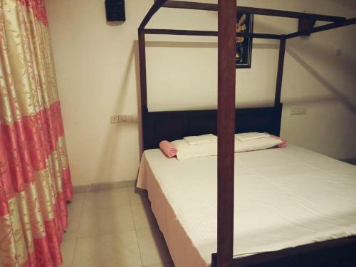 Hostal Way Point