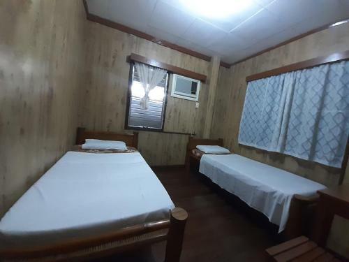 Hotel Oyo 633 Abelardo's Pension House