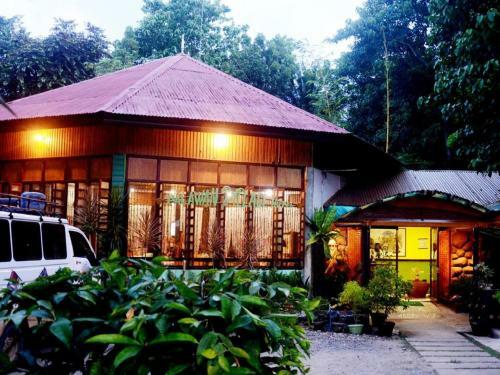 Oyo 599 Palawan Village Hotel