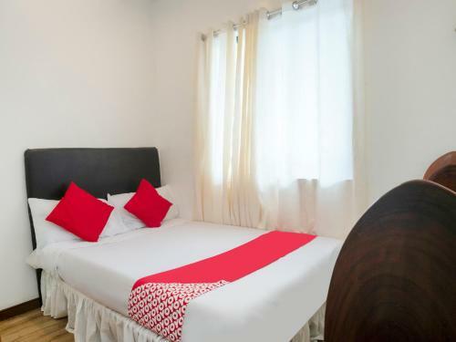 Hotel Vaccinated Staff - Oyo 552 Vines Ape Nap Hostel