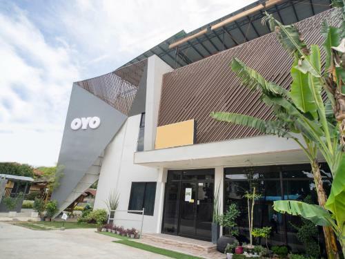 Hotel Vaccinated Staff - Oyo 552 Vines Ape Nap Hostel