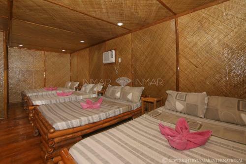 Hotel Pito's Sutokil & Bamboo Rock Resort