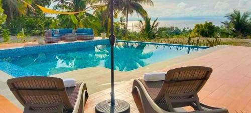Luxe Bohemian Villa In Poblacion, Santander, Cebu