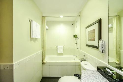 Greenhills Elan Hotel Modern