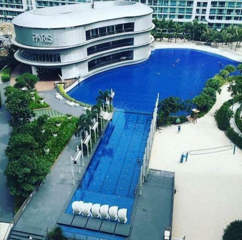 Apartamentos John's Azure Wavepool Near Airport