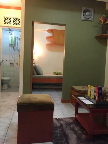 Bed & Breakfast Las Pinas Serviced Apartment