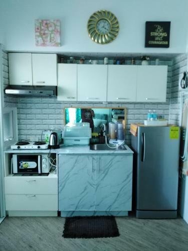 Clean And Affordable Studio Apartment Near Airport