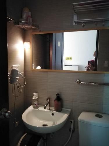 Clean And Affordable Studio Apartment Near Airport