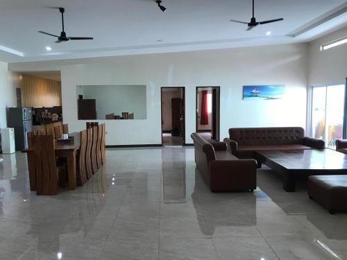 Tagaytay Luxery Pool Villa 8