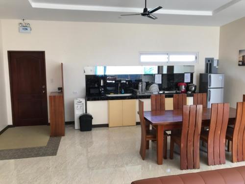 Tagaytay Luxery Pool Villa 8