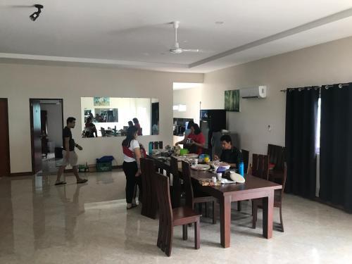 Tagaytay Luxery Pool Villa 8