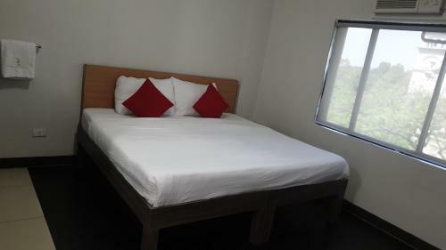 Albergue Regal Residences