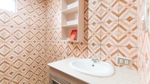 Hotel Reddoorz Canley Residential