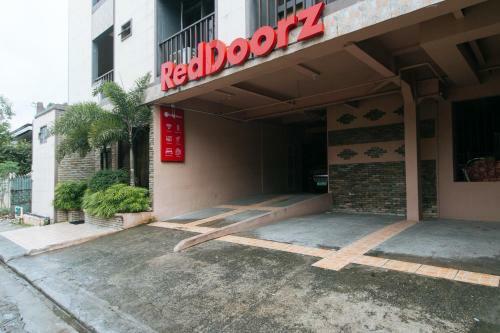 Hotel Reddoorz Canley Residential