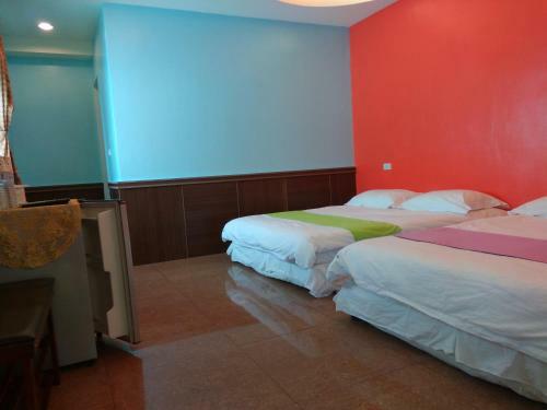 Blue% Hotel
