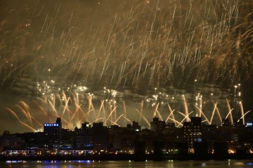 ????? Lover's Bay House II