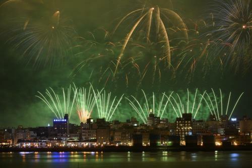 ????? Lover's Bay House II