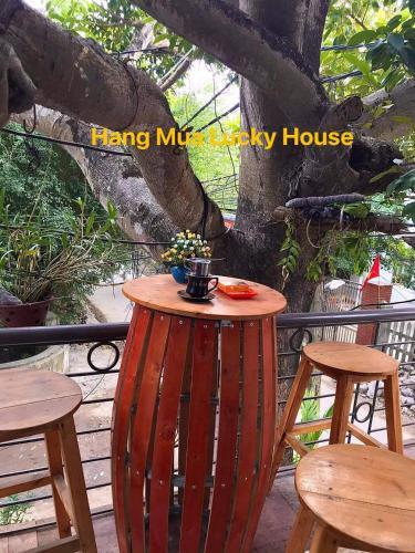 Hang M�a Lucky House