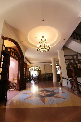 T�n Ho�ng Gia Hotel
