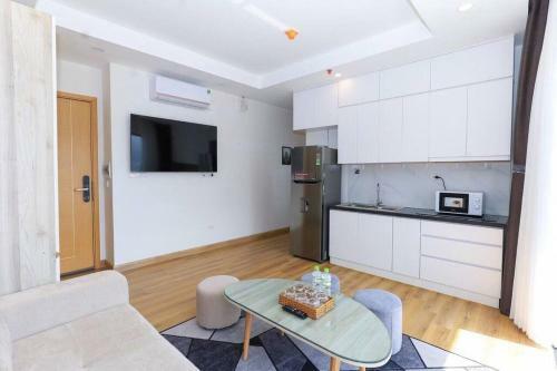 2 Bedrooms Apart. With Sea View In Center