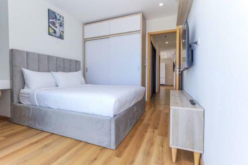 2 Bedrooms Apart. With Sea View In Center